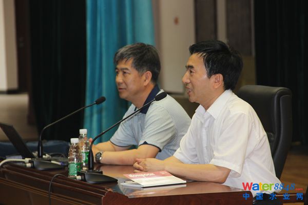 清華大學(xué)環(huán)境學(xué)院副院長(zhǎng)左劍惡教授回母校講學(xué)